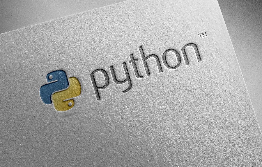 Python（パイソン）とは？Pythonの特徴や何ができるかなどご紹介！